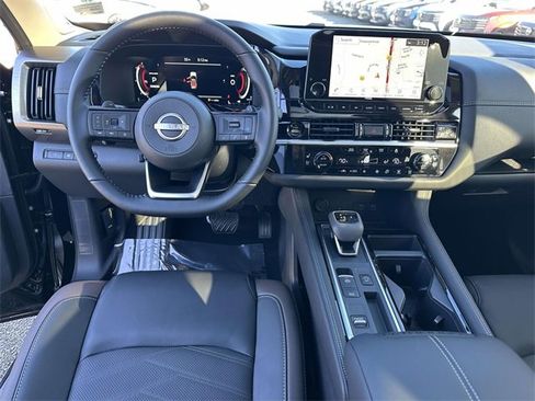 New 2025 Nissan Pathfinder Platinum w/ Cargo Package image 18