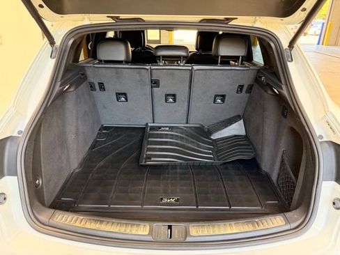 Used 2018 Porsche Macan Sport Edition AWD/4WD image 10