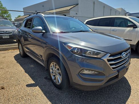 Used 2017 Hyundai Tucson SE w/ SE Popular Package 02 AWD/4WD image 3