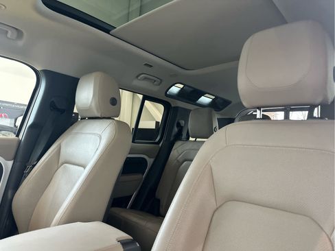 Used 2024 Land Rover Defender 110 S image 18