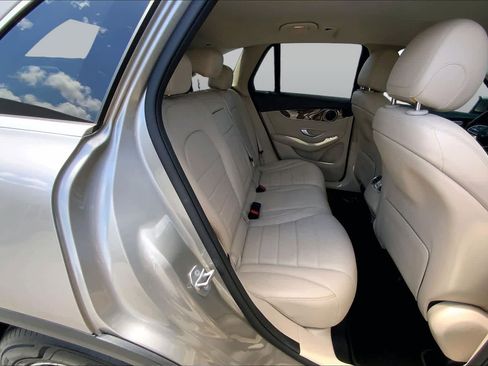 Used 2021 Mercedes-Benz GLC 300 image 18