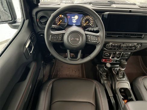 Used 2026 Jeep Wrangler Rubicon image 19