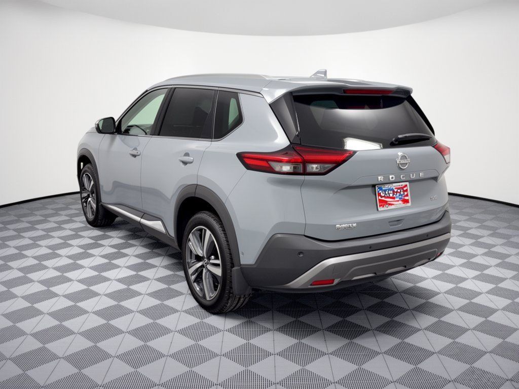 Used 2023 Nissan Rogue SL w/ SL Premium Package FWD image 3