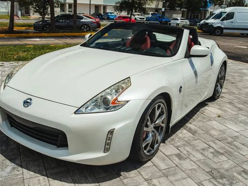 Used 2013 Nissan 370Z Touring w/ Sport Pkg RWD image 5