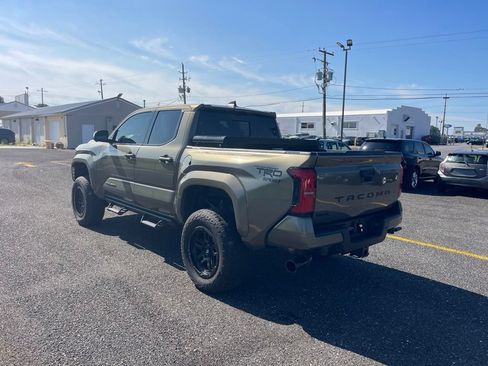 Used 2024 Toyota Tacoma TRD Sport w/ TRD Sport Premium Package AWD/4WD image 3