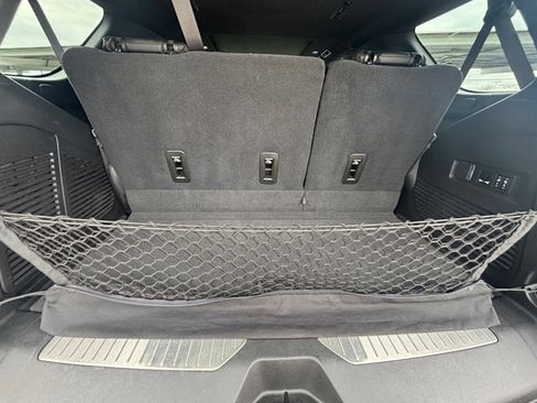 Used 2021 GMC Yukon Denali w/ Denali Premium Package image 5