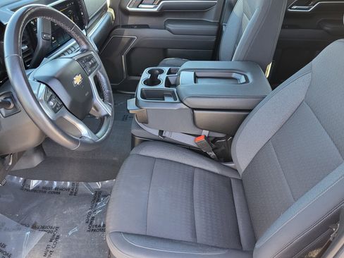 Used 2022 Chevrolet Silverado 1500 LT image 12