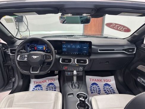 Used 2025 Ford Mustang Premium image 32