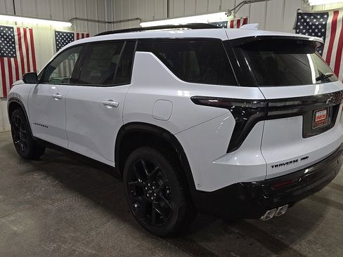New 2026 Chevrolet Traverse RS w/ LPO, Floor Liner Package image 2