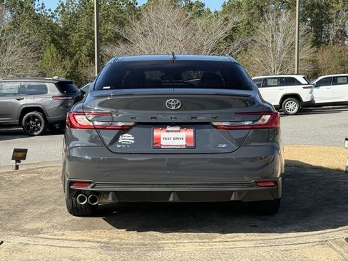 Used 2025 Toyota Camry SE image 6