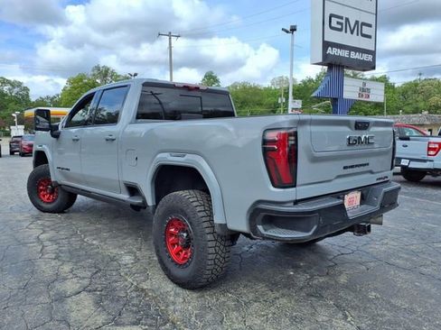 Used 2024 GMC Sierra 2500 AT4X image 10