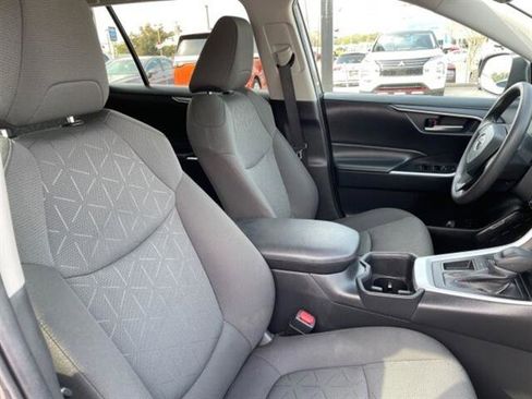 Used 2024 Toyota RAV4 XLE image 9