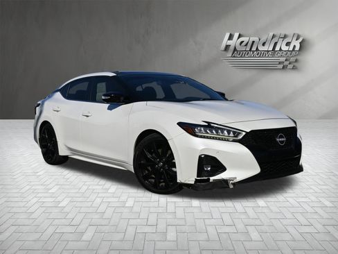 Used 2023 Nissan Maxima SR w/ Sport Mat Group image 2