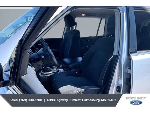Used 2019 Nissan Armada SV w/ Driver Package RWD image 18