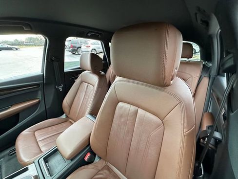 Used 2019 Audi Q5 2.0T Premium w/ Convenience Package AWD/4WD image 11