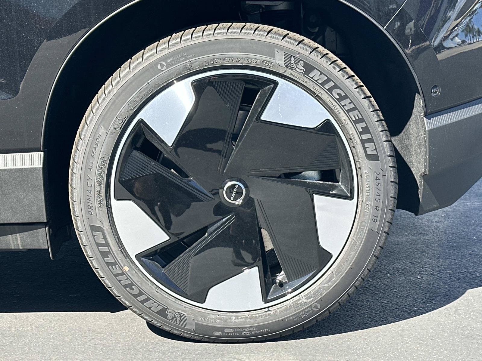 New 2026 Volvo EX30 Ultra AWD/4WD image 23