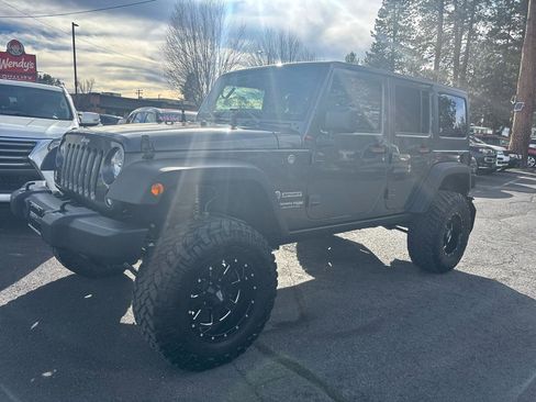 Used 2018 Jeep Wrangler Unlimited Sport S image 1