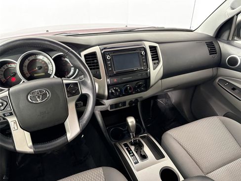 Used 2015 Toyota Tacoma PreRunner image 37