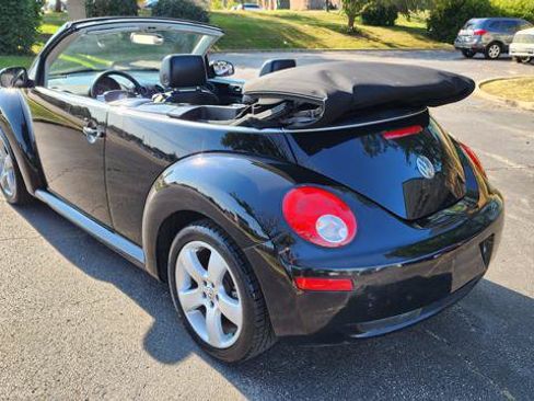 Used 2007 Volkswagen Beetle Convertible w/ Package 2 FWD image 11