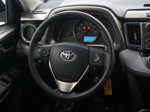 Used 2015 Toyota RAV4 XLE AWD/4WD image 14