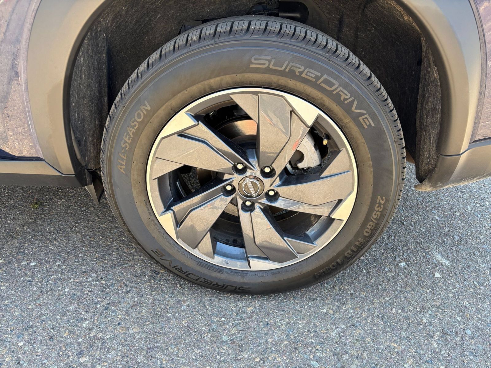 Used 2025 Nissan Rogue SV FWD image 31