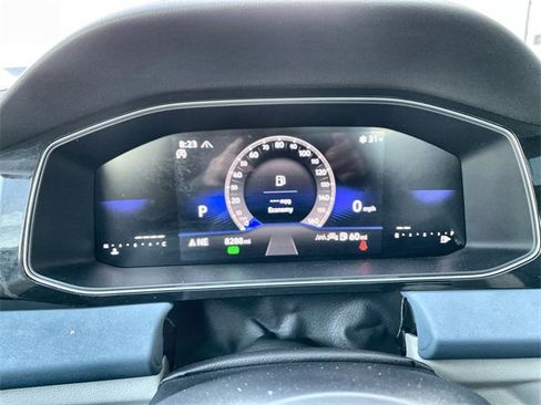 Used 2025 Volkswagen Jetta SE w/ Sunroof Package image 20