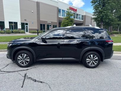 Used 2023 Nissan Pathfinder SL