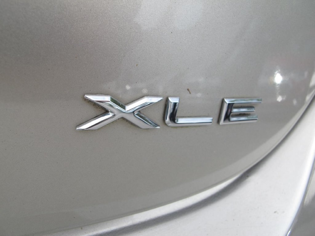 Used 2014 Toyota Avalon XLE Touring FWD image 7