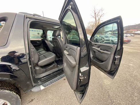 Used 2012 Chevrolet Avalanche LT image 9