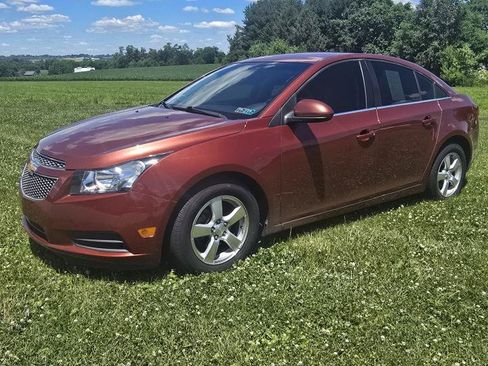 Used 2012 Chevrolet Cruze LT FWD image 2