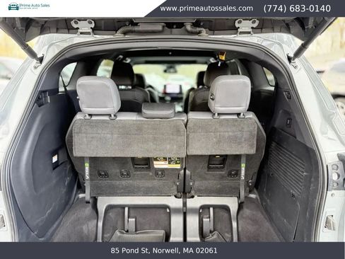 Used 2022 Toyota Sienna XLE Woodland Edition AWD/4WD image 9