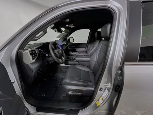 Used 2025 Toyota Tundra Limited image 15