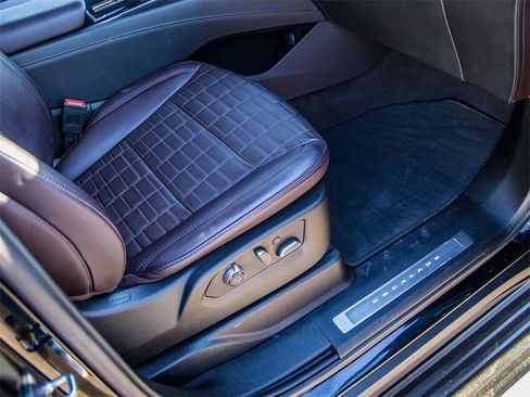 Used 2023 Cadillac Escalade Sport Platinum w/ LPO, ONYX Package image 18