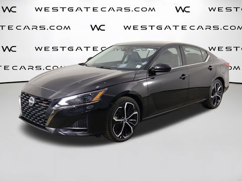 Used 2024 Nissan Altima 2.5 SR FWD image 1