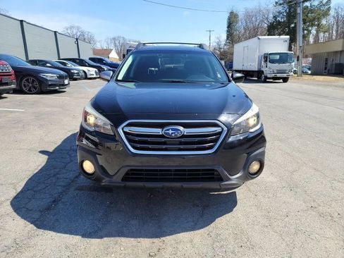 Used 2019 Subaru Outback 2.5i Premium image 2