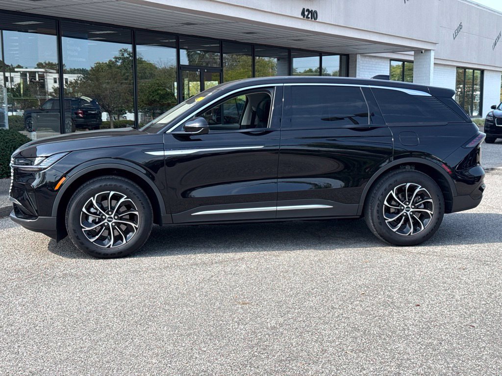 Certified 2025 Lincoln Nautilus Premier w/ Equipment Group 102A AWD/4WD image 9