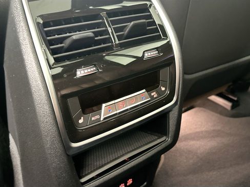 New 2026 BMW X7 M60i image 26