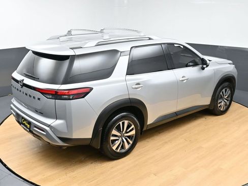 Used 2023 Nissan Pathfinder SL w/ Black Appearance Package image 48