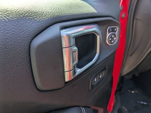 Used 2023 Jeep Gladiator Overland AWD/4WD image 12