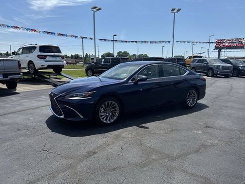 Used 2025 Lexus ES 350 Ultra Luxury w/ Accessory Package (Z1) FWD image 2