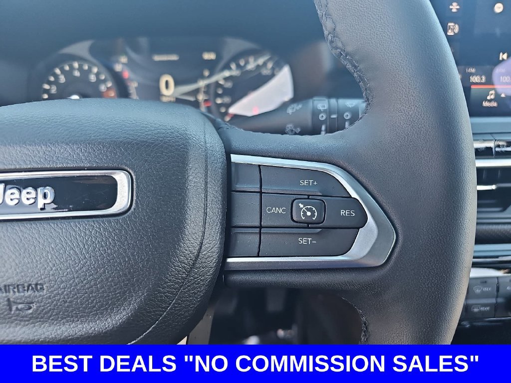 Used 2023 Jeep Compass Latitude w/ Sun and Sound Group AWD/4WD image 18