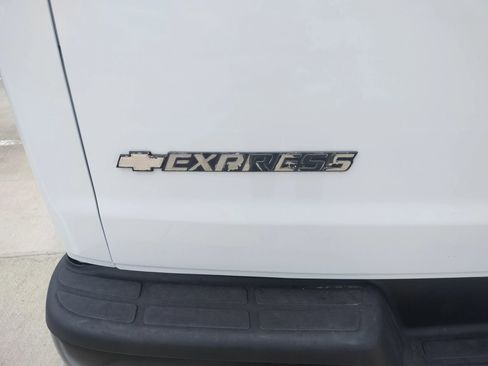 Used 2017 Chevrolet Express 2500 LS image 5