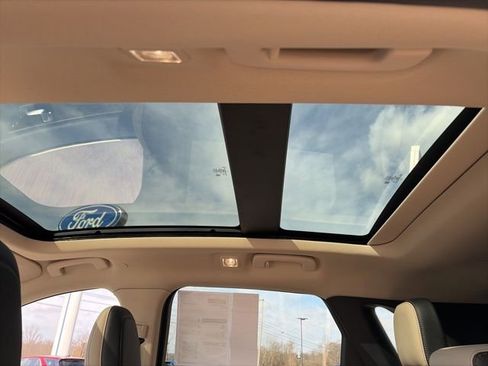 Used 2020 Ford Escape Titanium image 25