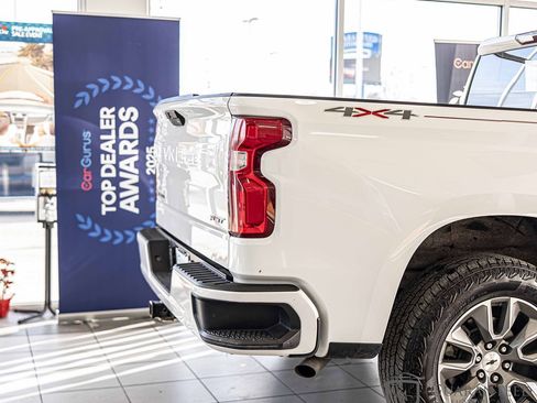 Used 2021 Chevrolet Silverado 1500 RST AWD/4WD image 12