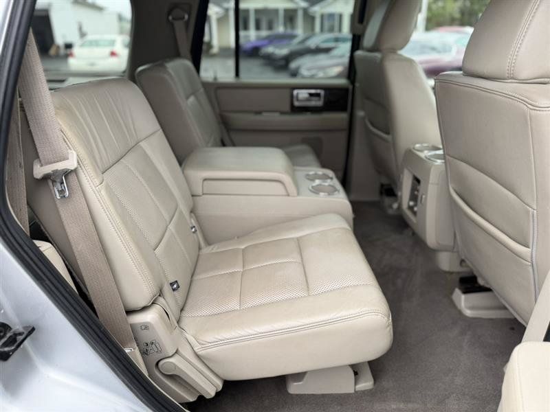Used 2010 Lincoln Navigator 4WD image 14