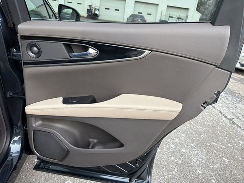 Certified 2022 Lincoln Nautilus Reserve w/ Equipment Group 201A image 16