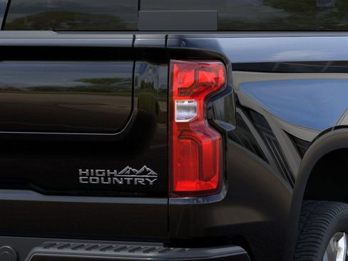 New 2026 Chevrolet Silverado 1500 High Country AWD/4WD image 11