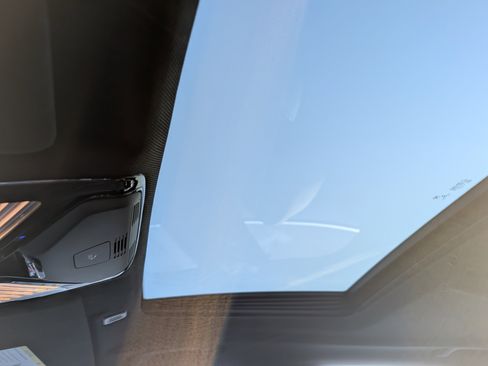 Used 2018 BMW 530i xDrive image 25