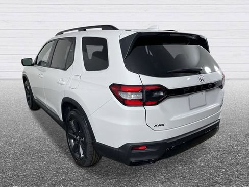 New 2026 Honda Pilot Sport image 3