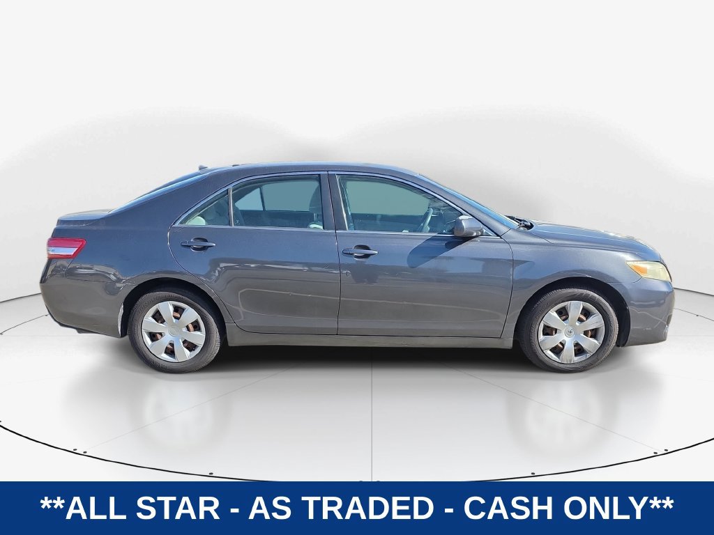 Used 2011 Toyota Camry LE FWD image 2